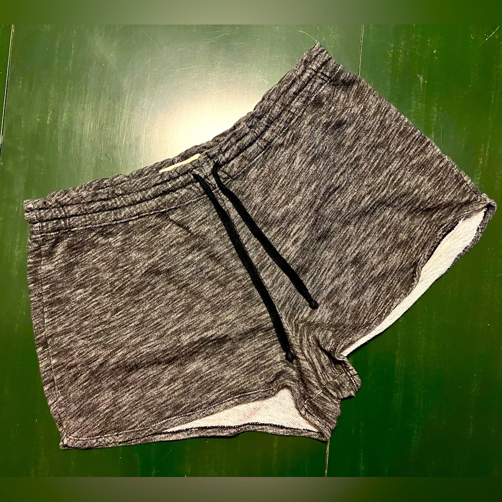 Woman’s Hollister Elastic Shorts
